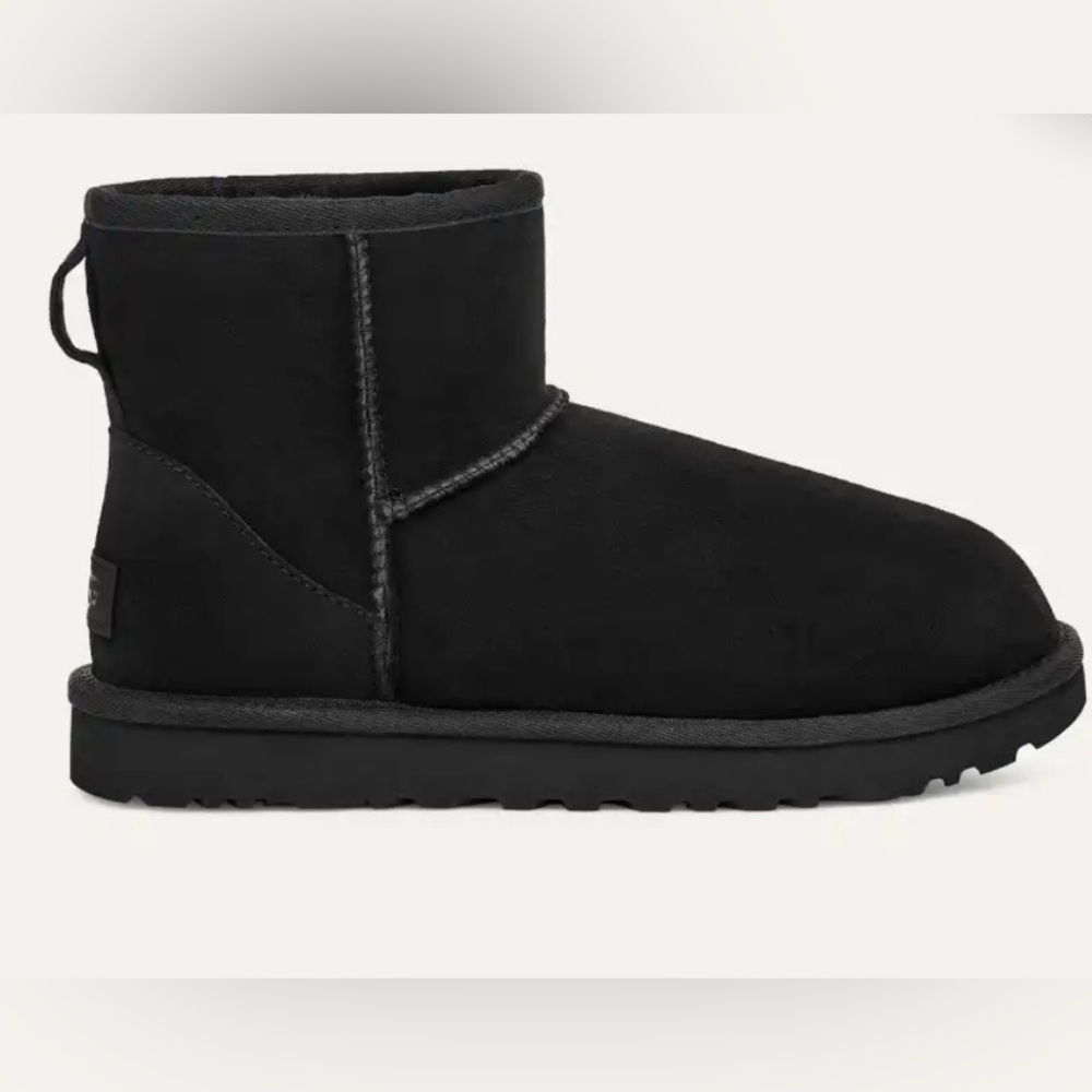 Classic Mini II UGG boots
